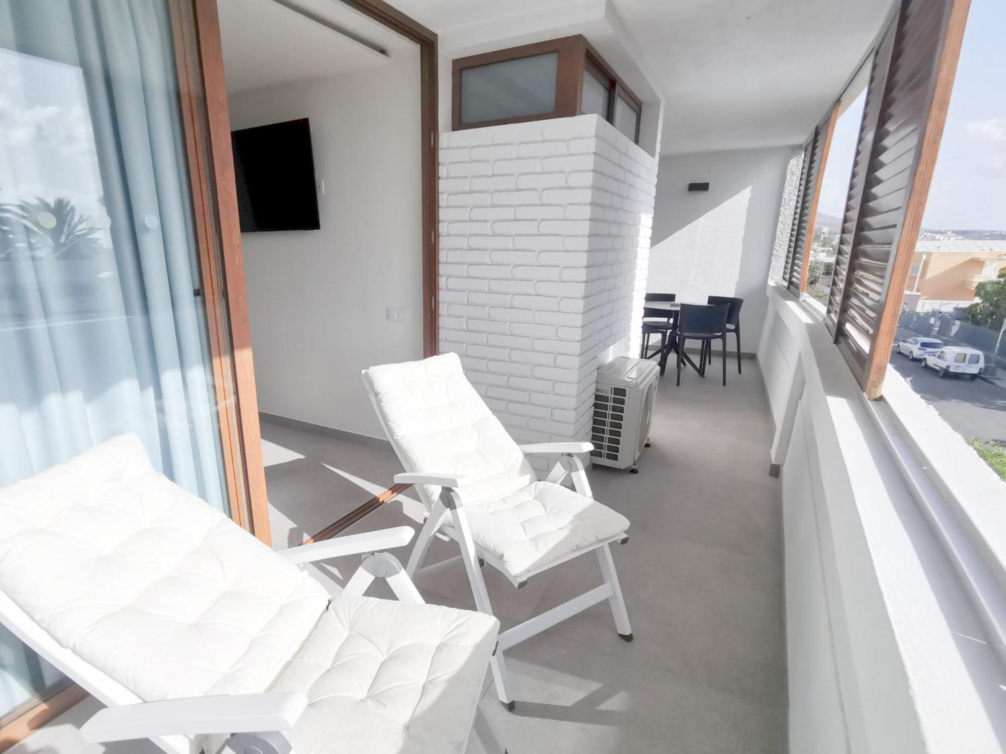 2 Bedroom Close To The In Maspalomas Casa vacanze *